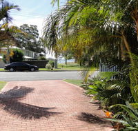 2 'Copacabana' 61 Sandy Point Road - cute unit with water views from the balcony - Accommodation BNB