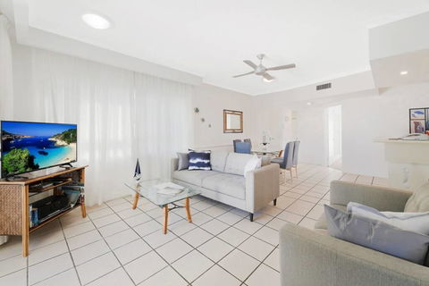 2 Bedroom Alex Unit - Ocean, Pool And Park Views - Accommodation BNB 2