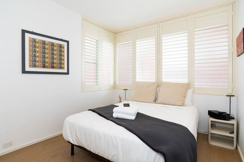 2 Bedroom Apartment With Bay View - Accommodation BNB 3