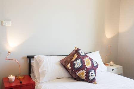 2 Bedroom Harbour View At The Rocks Heart Of CBD - Accommodation BNB 1