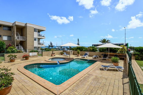 2 Bedroom Top Floor Unit - Ocean Views And Pool - Accommodation BNB 3