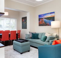 2-Bed Balmain Retreat with Outdoor Patio - Accommodation BNB