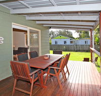 24 Sundew Street Mudjimba - 500 Bond - Pet Friendly Linen Supplied WIFI Air Cond. - Accommodation BNB