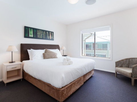 245 'Pacific Blue', 265 Sandy Point Rd - Air Conditioned Unit With Resort Facilities And Linen Supplied - Accommodation BNB 1