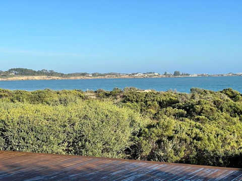 C4 Miles Beach Shack - Accommodation BNB 0