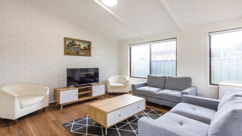 Cabana Feliz Yamba, Pet Friendly Cottage - Accommodation BNB 1