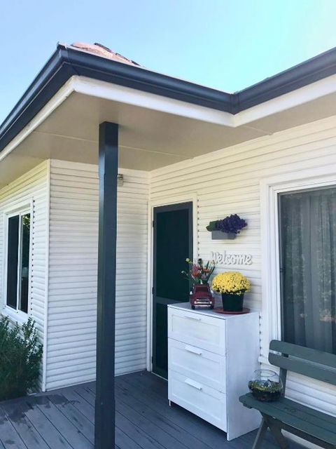 COMFORT QUEEN GARDEN VIEW ROOM MACQUARIE PARK RYDE - Accommodation BNB 1