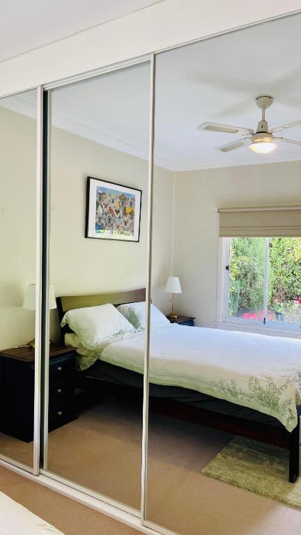 COMFORT QUEEN GARDEN VIEW ROOM MACQUARIE PARK RYDE - Accommodation BNB 4
