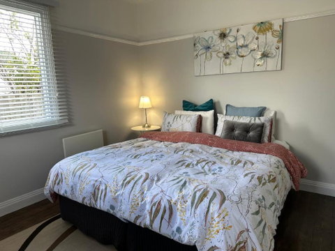 Daisy Cottage On Duke 2BR - Accommodation BNB 3