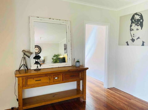 D122 Lovely London Home - Accommodation BNB 1