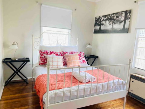 D122 Lovely London Home - Accommodation BNB 3