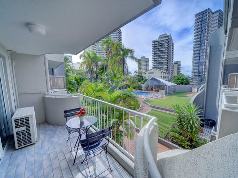 2BR Aloha Lane Main Beach Apartment - Accommodation BNB 2
