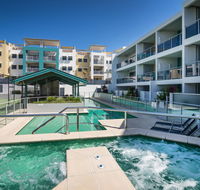 2BR Coolum Beach Escape  Courtyard Pool Spa Tennis - Accommodation BNB