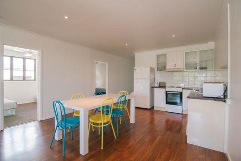 3 Bedroom Apartment / Spence St - Accommodation BNB 1