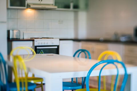 3 Bedroom Apartment / Spence St - Accommodation BNB 0