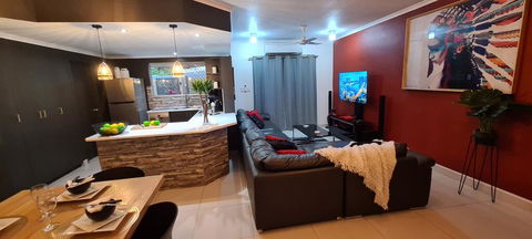 3 BEDROOM CITY ESCAPE - CHAMPAGNE STAYS Darwin - Accommodation BNB 1
