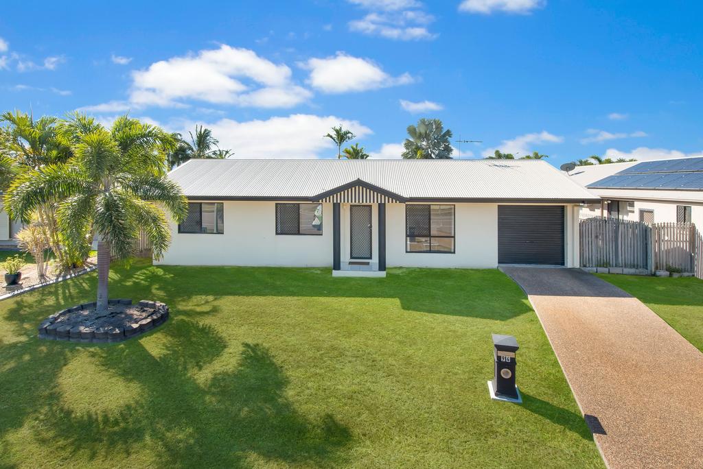 Pinnacles QLD Accommodation BNB