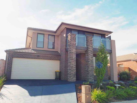 4 Bed 2 And A Half Bath Luxury Villa In Point Cook - Accommodation BNB 0