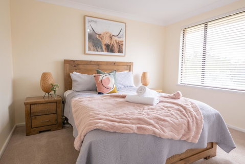 42 Rosemary Lane - Central Orange - Spacious Family Home - Quiet Lane - Accommodation BNB 0