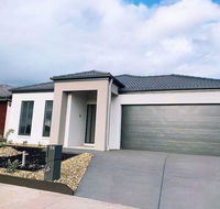 4Bed 2Bath Cozy Guesthouse in Tarneit - Accommodation BNB