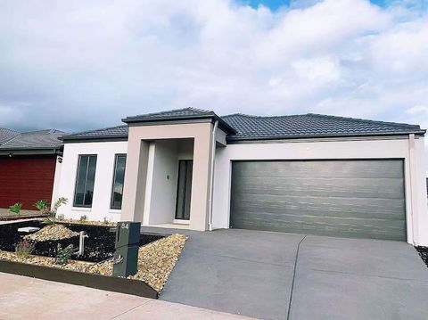 4Bed 2Bath Cozy Guesthouse In Tarneit - Accommodation BNB 0