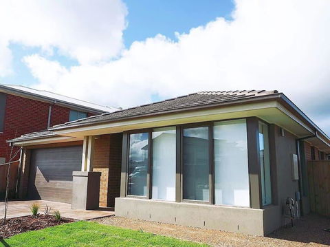 5Bed 2Bath Family House In Werribee - Accommodation BNB 0