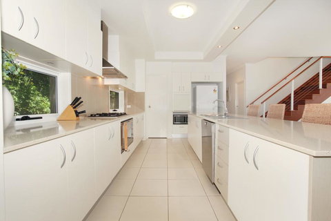 60 Beachway Parade, Marcoola, 500 BOND, Linen Supplied - Accommodation BNB 3
