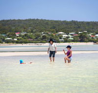 9 Marshall Street - Large Family Holiday Home just Metres to the Beach - Accommodation BNB