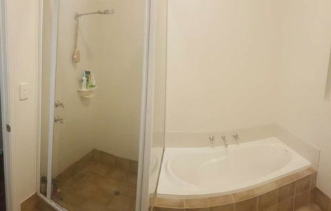 A Better Life Animal Sanctuary FarmStay - Private Two-Bedrooms, Lounge Room & Bathroom & Toilet, Shared Kitchen - Accommodation BNB 1