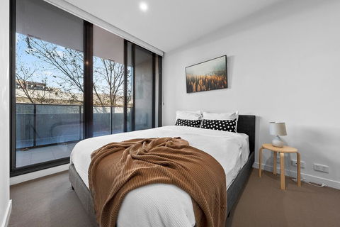 A Bright & Airy CBD Apt Next To Southern Cross - Accommodation BNB 1