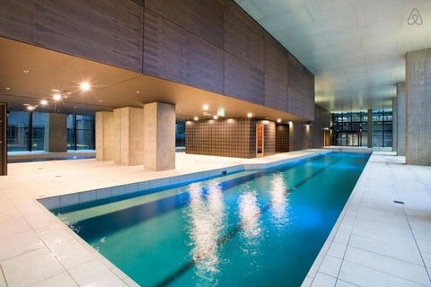 A Charming Studio With Stunning City Views - Accommodation BNB 3