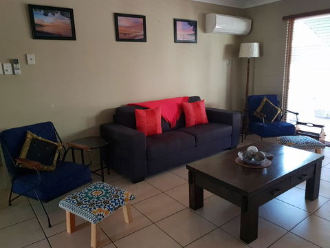 A City Retreat, 2BR Apartment - Reid Park -Townsville - Accommodation BNB 0