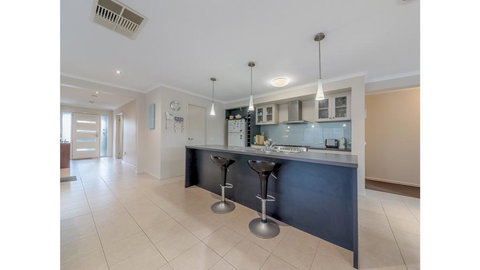 A TOUCH OF CLASS - PET FRIENDLY (OUTSIDE ONLY) - Accommodation BNB 3