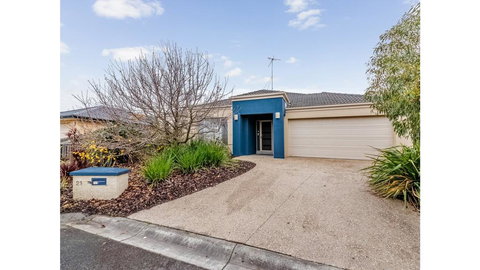 A TOUCH OF CLASS - PET FRIENDLY (OUTSIDE ONLY) - Accommodation BNB 0