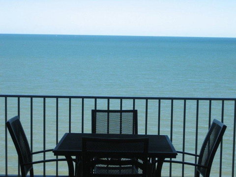 Absolute Beachfront With Million Dollar Views - Accommodation BNB 0