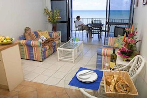 Absolute Beachfront With Million Dollar Views - Accommodation BNB 2