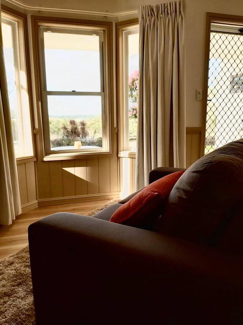 Accommodation Creek Cottages & Sundown View Suites - Accommodation BNB 3