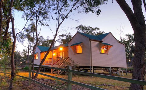 Accommodation Creek Cottages & Sundown View Suites - Accommodation BNB 0
