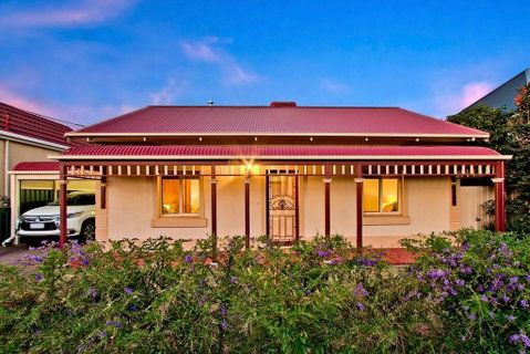 Adelaide 4 Bedroom House With Pool - Accommodation BNB 1
