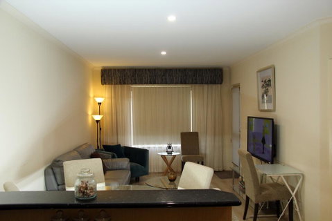ADELAIDE CBD APARTMENT - 3BR, 2BATH & CARPARK - Accommodation BNB 2