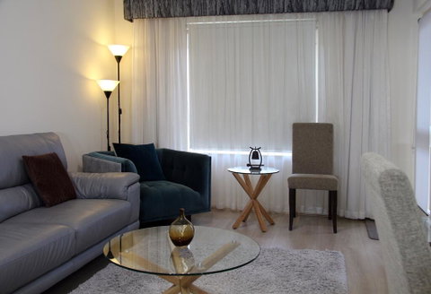 ADELAIDE CBD APARTMENT - 3BR, 2BATH & CARPARK - Accommodation BNB 3