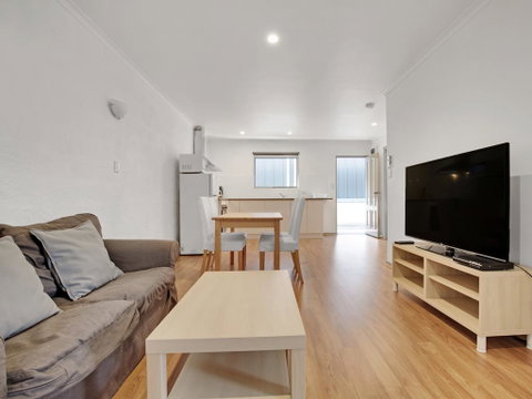 Adelaide Holiday Homes - Accommodation BNB 2