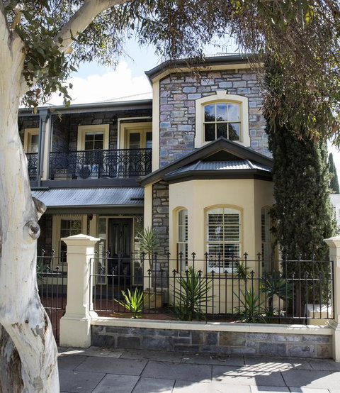Adelaide Mackinnon - Accommodation BNB 3