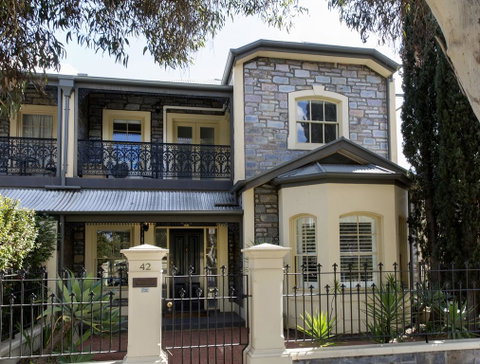 Adelaide Mackinnon - Accommodation BNB 1