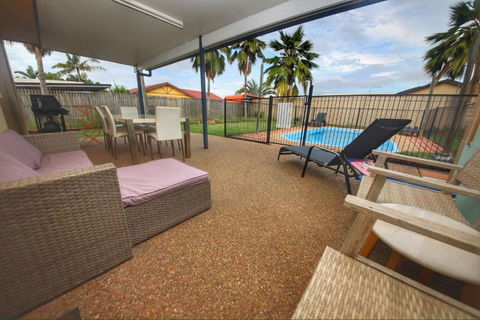 Entire Family Home With Private Pool - Accommodation BNB 1