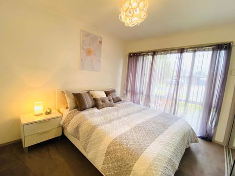 ENTIRE HOME IN WERRIBEE,BEST POSSIBLE LOCATION YOU CAN FIND - Accommodation BNB 3