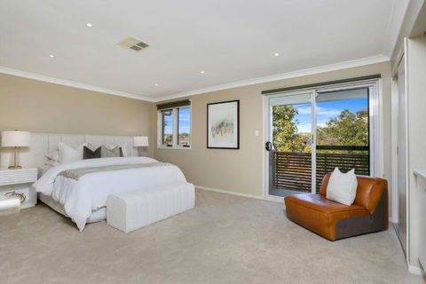 Entire Home In Park Central - Family-Friendly Getaway - Walk To Parks, Shops And Transport In Macarthur - Accommodation BNB 1