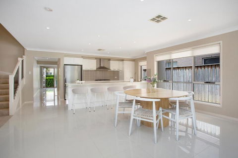 Entire Home In Park Central - Family-Friendly Getaway - Walk To Parks, Shops And Transport In Macarthur - Accommodation BNB 3