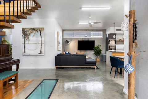 Exquisite Beachside Mansion - Accommodation BNB 4