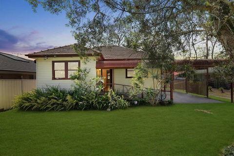 Family House With Pool Table, Outdoor Patio And BBQ - Accommodation BNB 2